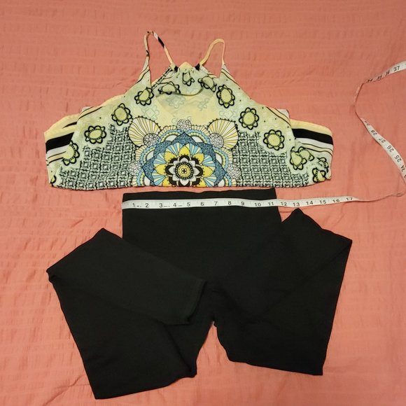 Warner's Blissful Benefits black no muffin top no seam shaping leggings. Sz: S/M - Picture 5 of 6